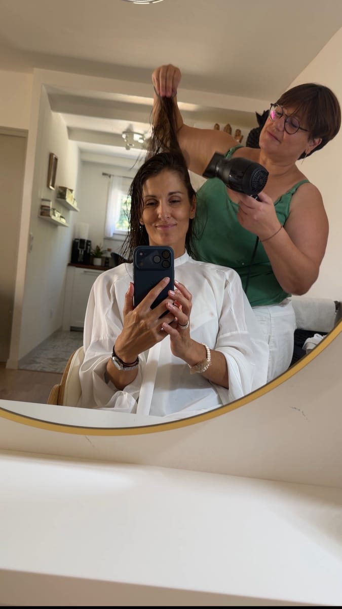Coiffure à domicile dans un cadre calme et lumineux, prestation de Sylvia Pinot à Bandol